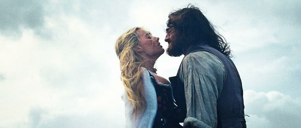 Ρόμπι και Ελόρντι σε καταραμένο love story. Τι άλλο θες;