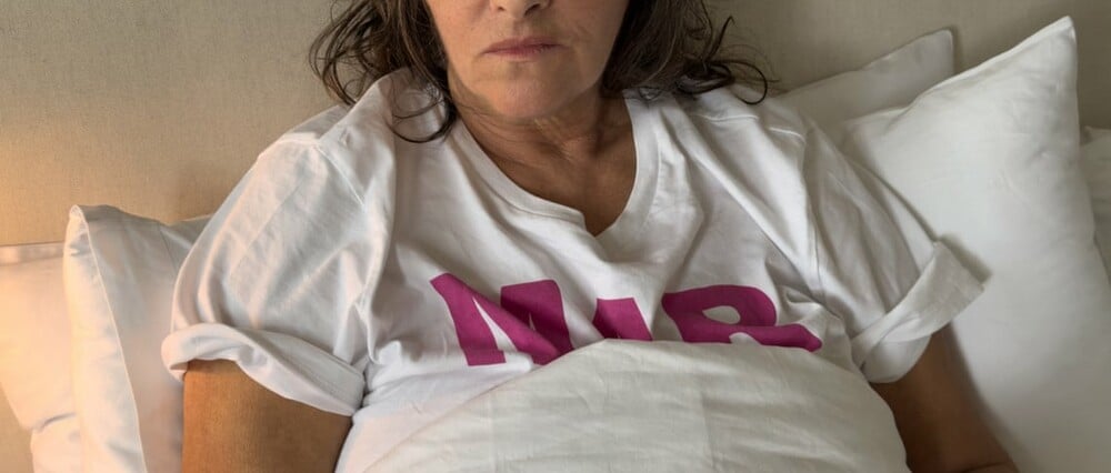 ΕΠΕΞ Η ριζοσπαστική ειλικρίνεια της Τρέισι Έμιν/ «Μετανιώνω που κάπνιζα και πηδιόμουν από τη λάθος τρύπα»