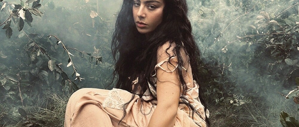 Τα Ανεμοδαρμένα Ύψη της Charli XCX