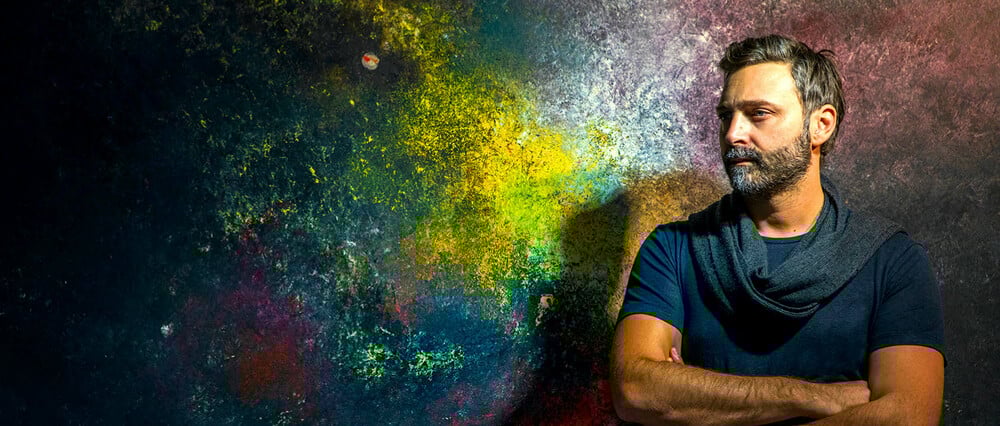 «Αθέατη Ύλη»: Η αφαίρεση ως εικαστική στάση στη νέα έκθεση του Σταύρου Δίτσιου