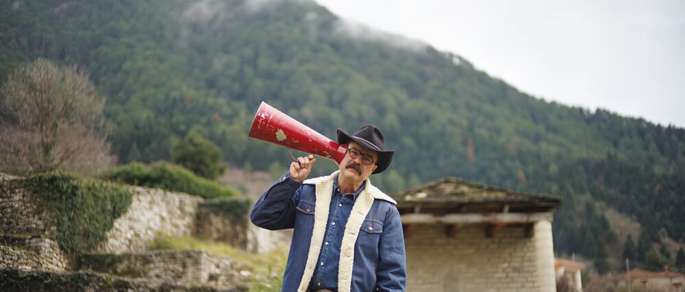 Γιατί ’ναι μαύρα τα βουνά;