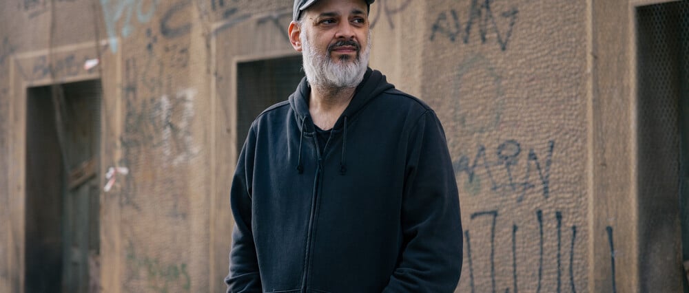 Γιώργος Παλούμπης: «Το θέατρο δεν μου χρωστάει τίποτα, μόνο εγώ του χρωστάω»