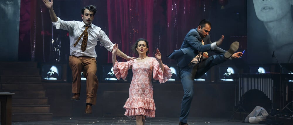 Ο Νίκος Καραθάνος ετοιμάζει ένα ρέκβιεμ και μια γιορτή με αφορμή την ταινία «Τζένη Τζένη»