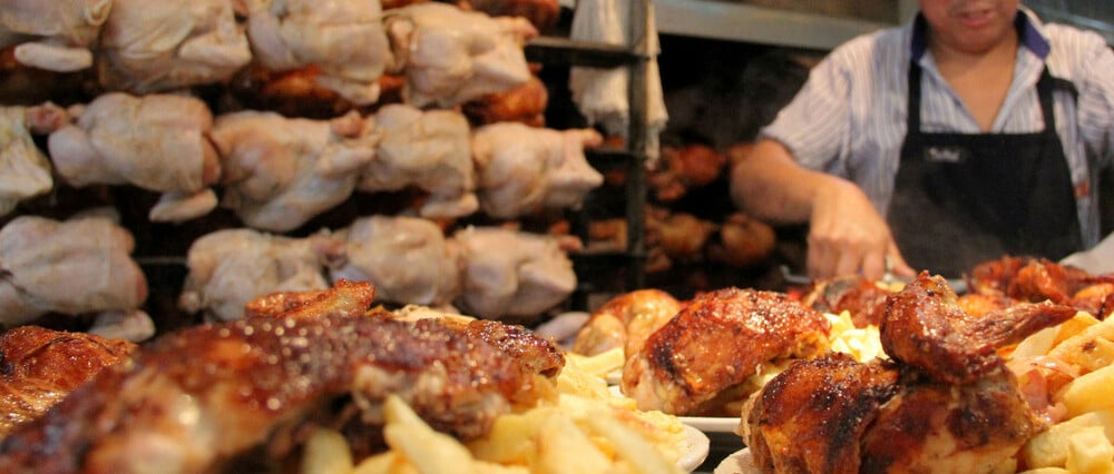 Το κοτόπουλο ως πατρίδα: Από το pollo a la brasa στο καζάνι της ajiaco