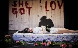 Η νύφη και το «Καληνύχτα, Σταχτοπούτα» (A Noiva e o Boa Noite Cinderela) 