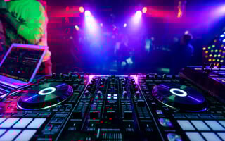 Bolivar: Δύο μαγικές νύχτες 19 και 21 Ιουνίου, ένα dancefloor. 