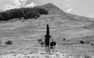 Πέτρα + Νήμα + Καρδιά =