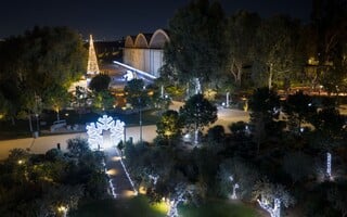Χριστουγεννιάτικη λάμψη στο The Ellinikon Experience Park