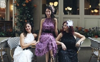 Les Trois Femmes: Swinging into Christmas