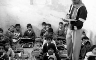 Αποτύπωμα 30. Άνθρωποι - Τελετουργίες - Ζωή