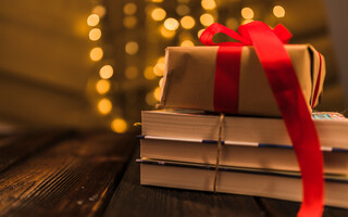 Πείτε «χρόνια πολλά» με ένα βιβλίο