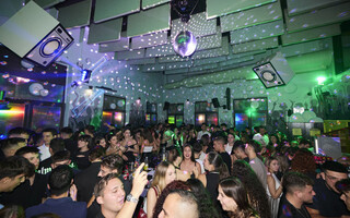 Γιορτές στο Πλυντήριο bar: Trash, μουσική & ατελείωτα πάρτι στον Κεραμεικό 