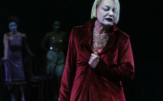 Ηλέκτρα εντός