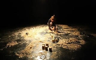 Αν μ' ακούς, θα γίνω σεισμός