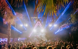 Bolivar Beacch Club - Το πιο ξεχωριστό open-air dancefloor της Αθήνας γράφει ξανά ιστορία!
