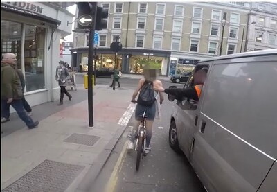 Η εκδίκηση μιας ποδηλάτισσας στον οδηγό που την παρενοχλούσε στο δρόμο