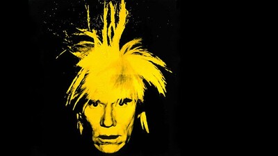 Ψάχνοντας μανιωδώς μπανάνες στους δρόμους της Καλαμαριάς, για χάρη του Andy Warhol