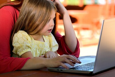 Παιδί & Internet | Μήπως ήρθε η ώρα να ξαναπάνε οι γονείς στο 'σχολείο';