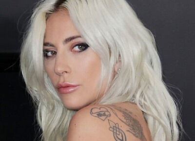 Grammy Awards | Ο makeup artist των stars αποκαλύπτει το (ελληνικό) μυστικό της λάμψης τους