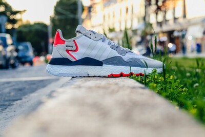 NITE JOGGER | Όλα όσα ζήσαμε στο event που αποθέωσε το σκοτάδι