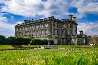 Pwleitai To Pio Stoixeiwmeno Spiti Sthn Irlandia O 8rylos Toy Loftus Hall Lifo