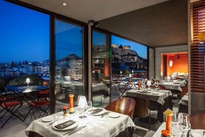 Ο βραβευμένος chef Θοδωρής Παπανικολάου στο Sense του ξενοδοχείου AthensWas