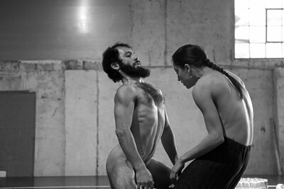 H συναρπαστική ομάδα σωματικού θεάτρου και σύγχρονου τσίρκου Svalbard Company έρχεται στην Αθήνα