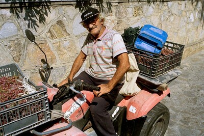 Αταραξία: Το project που εξυμνεί την καλοκαιρινή ραστώνη έρχεται στη γκαλερί Siilk