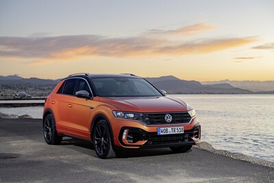 Το νέο Volkswagen T-Roc R εξιτάRει με τις επιδόσεις του