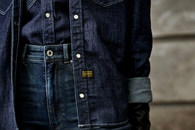 Denim-on-denim: Η τάση που επιστρέφει από τα 00s πιο cool από ποτέ