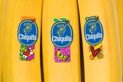 Oι μπανάνες Chiquita κάνουν τα Χριστούγεννα πιο fun και χρωματιστά με τα νέα αυτοκόλλητα Romero Britto