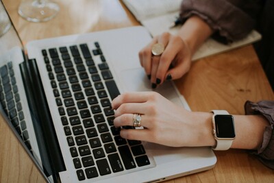 Alba Graduate Business School: Ο σύγχρονος τρόπος για να εργάζεστε και να σπουδάζετε τουριστικά την ίδια στιγμή