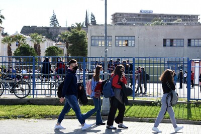 Ανοίγουν αύριο τα σχολεία -Κεραμέως: Στόχος η διά ζώσης εκπαιδευτική διαδικασία