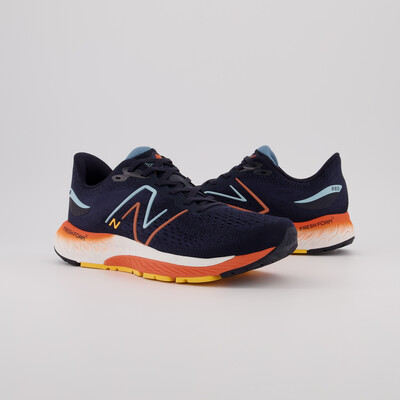 Το 880v12 της New Balance δημιουργήθηκε για μεγάλες αποστάσεις και διαχρονικό coolness