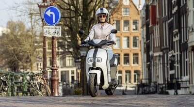 Οδηγούμε στην Ολλανδία το μικρό ηλεκτρικό scooter Yamaha NEO'S