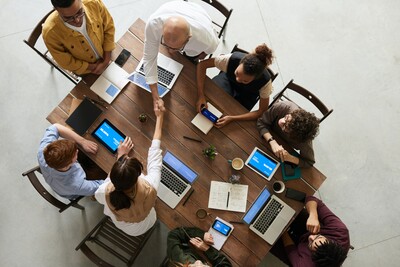 IT Professionals of Tomorrow: 15 νέοι επαγγελματίες του IT θα συμμετέχουν στο πρωτοποριακό hub τεχνολογίας της STEELMET