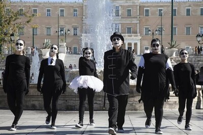 Free freaks: Η νέα θεατρική παράσταση της Ομάδας Πλάνη στο Θέατρο Βαφείο - Λάκης Καραλής Free Freaks Theatrical team