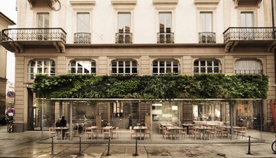 Το Palazzo Trussardi επαναλειτουργεί και αποκαλύπτει το νέο κέντρο μόδας, γαστρονομίας και πολιτισμού του οίκου