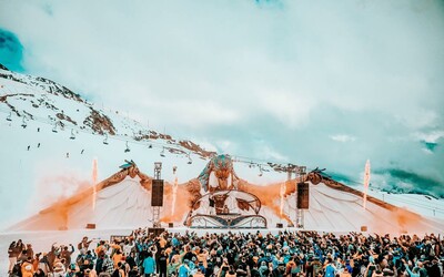 Ζήσαμε την εμπειρία του Tomorrowland Winter παρέα με 3 διάσημους Έλληνες