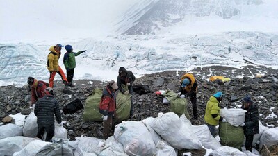«Ο Μάριος Γιαννάκου κι η Danone στην κορυφή του Έβερεστ με στόχο ένα καθαρότερο και πιο βιώσιμο μέλλον» 