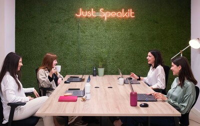 Speakit: Η start-up που φέρνει την 4ήμερη εργασία στην Ελλάδα