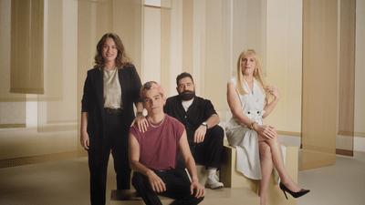 To Pantene συνεχίζει την καμπάνια Hair Has No Gender για δεύτερη χρονιά, εστιάζοντας στη συμπερίληψη στο χώρο εργασίας