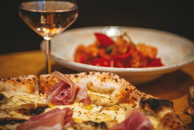 Cupola trattoria: Ναπολιτάνικη πίτσα, φρέσκα ζυμαρικά και ιταλικό ταμπεραμέντο