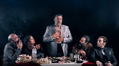 Θέατρο του Νέου Κόσμου: Δεκαεννέα παραστάσεις σε πέντε σκηνές. 