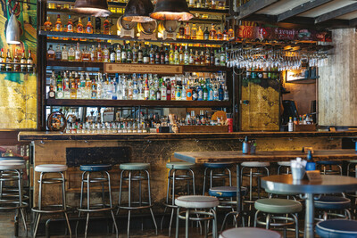 Pantheon bar: Στέκι αφιερωμένο στη λατρεία των αυθεντικών στιγμών