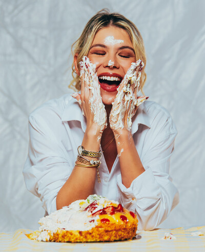 Sweet Mess: Τα γλυκά του Σταμάτη Αλετρά είναι τόσο ωραία, που αξίζει να λερωθείς