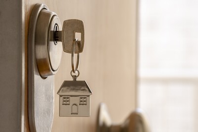 Σπίτι είναι εκεί όπου προστατεύεις όσα αγαπάς 