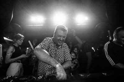 Bolivar Beach Club: Γιορτάζει τα 20 χρόνια λειτουργίας με τον δίασημε Dj και παραφωφό Kiko Navarro