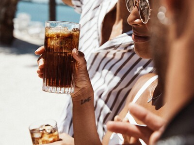 Bacardi Cocktail on tour: Απολαμβάνοντας takeaway cocktails στα πιο ωραία spots της πόλης