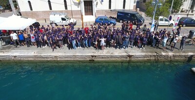 Μια απόΔραση βιωσιμότητας: Πώς δύο ΜΚΟ και 111 εθελοντές καθάρισαν το λιμάνι του Πόρου σε δύο μέρες